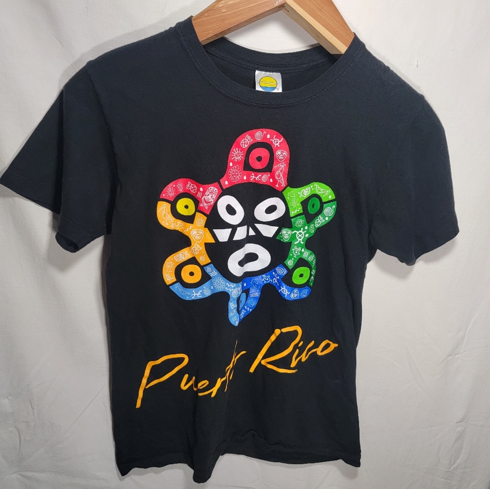 Puerto Rico small shirt with island icons in the multicolor mask on great shape